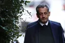 Sarkozy décrit son séjour "infernal" et tend la main à l'extrême droite