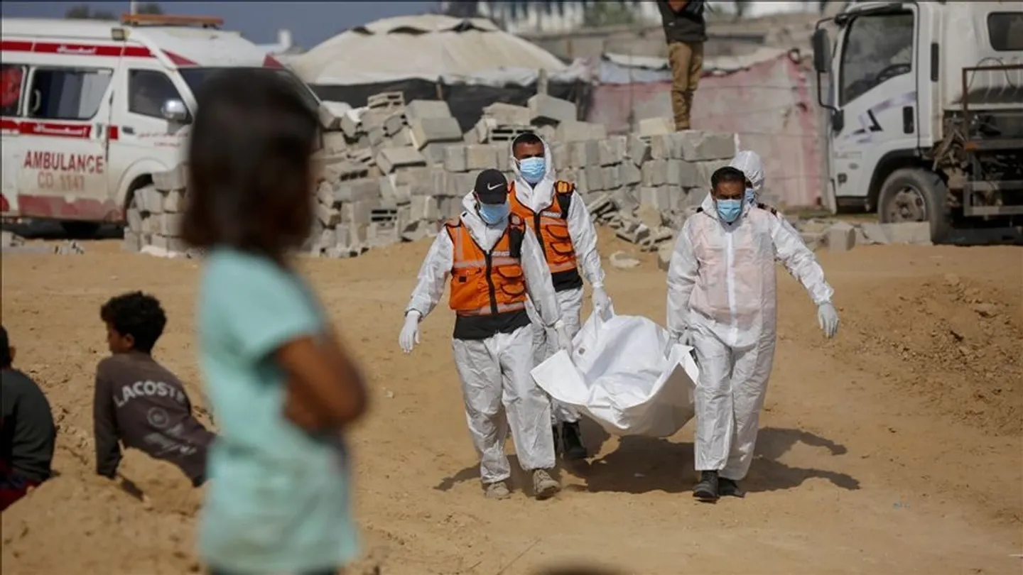 غزة تتسلم جثامين 15 فلسطينياً من الصليب الأحمر.. والاحتلال يواصل خروقاته