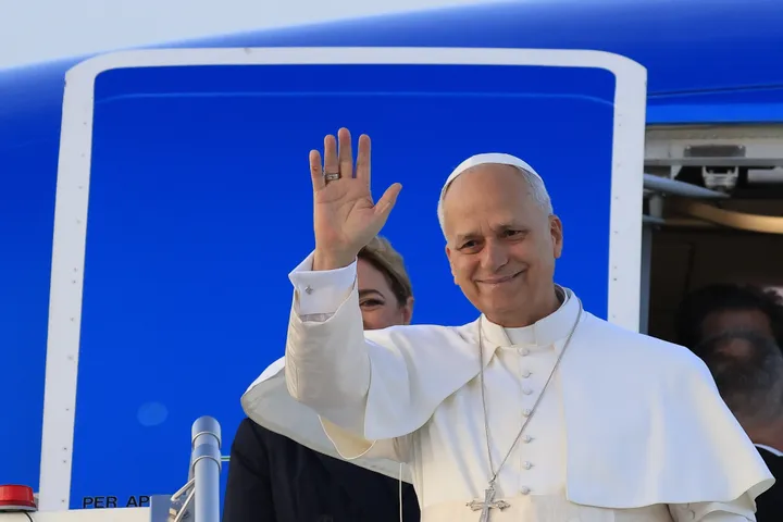 Pope Leo XIV leaves for Türkiye on his first foreign visit