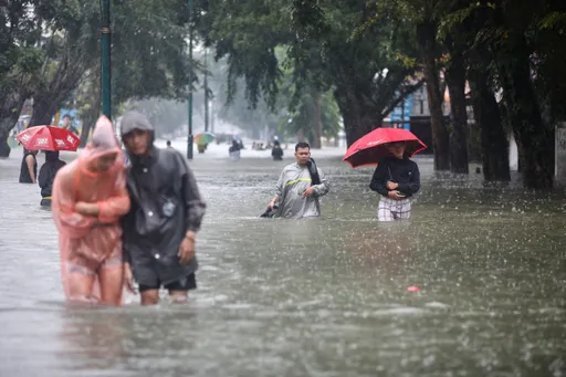 Banjir dan tanah runtuh ragut 61 nyawa di Sumatera