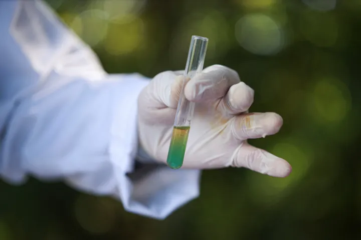 Politie ontdekt werkende cocaïnewasserij in Nederland; 42-jarige man aangehouden