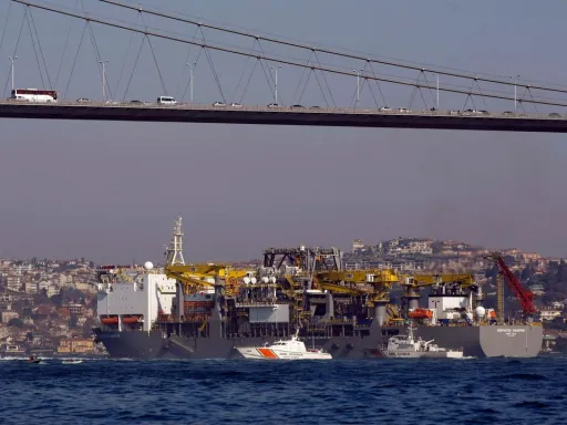 Türkiye vai formalizar um acordo de exploração energética com o Paquistão