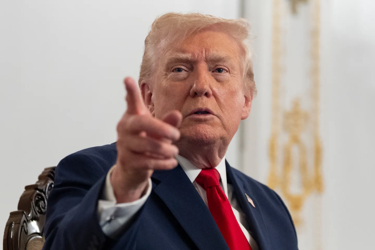 ترمب يلوّح بإجراءات متشددة ضد الهجرة وحقوق غير المواطنين بعد هجوم قرب البيت الأبيض