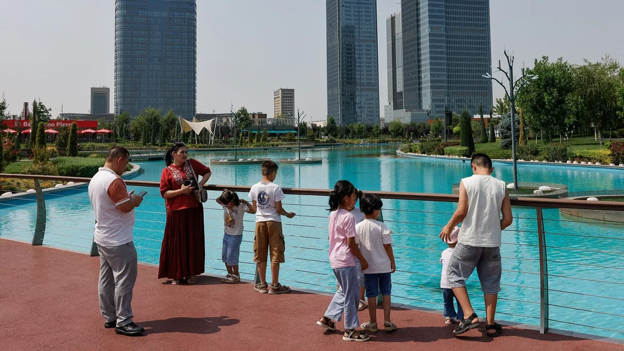 Узбекистанцам запретили вейпы