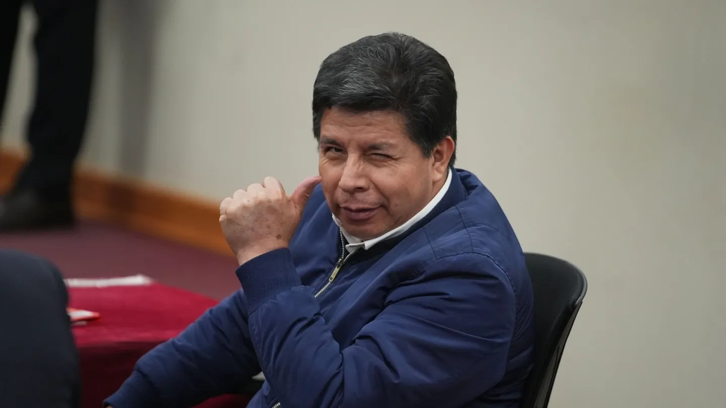 Perunıñ êlekkege däwlät başlığı Pedro Kastilyo 11 yılğa törmägä xökem itelde