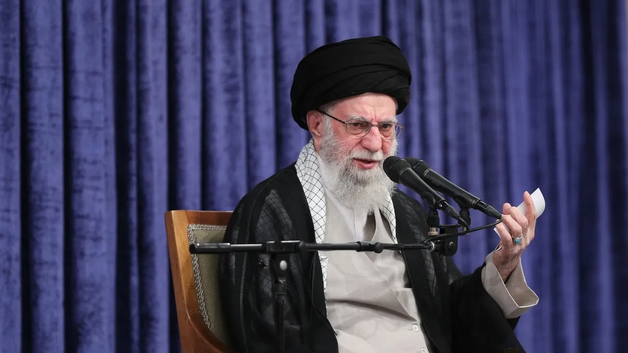 رهبر ایران گزارش‌ها درباره ارسال پیغام از سوی ایران به آمریکا را دروغ محض خواند