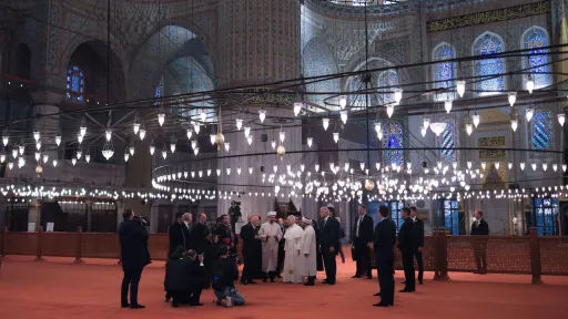 Pope Leo XIV visits Sultanahmet Mosque in Istanbul