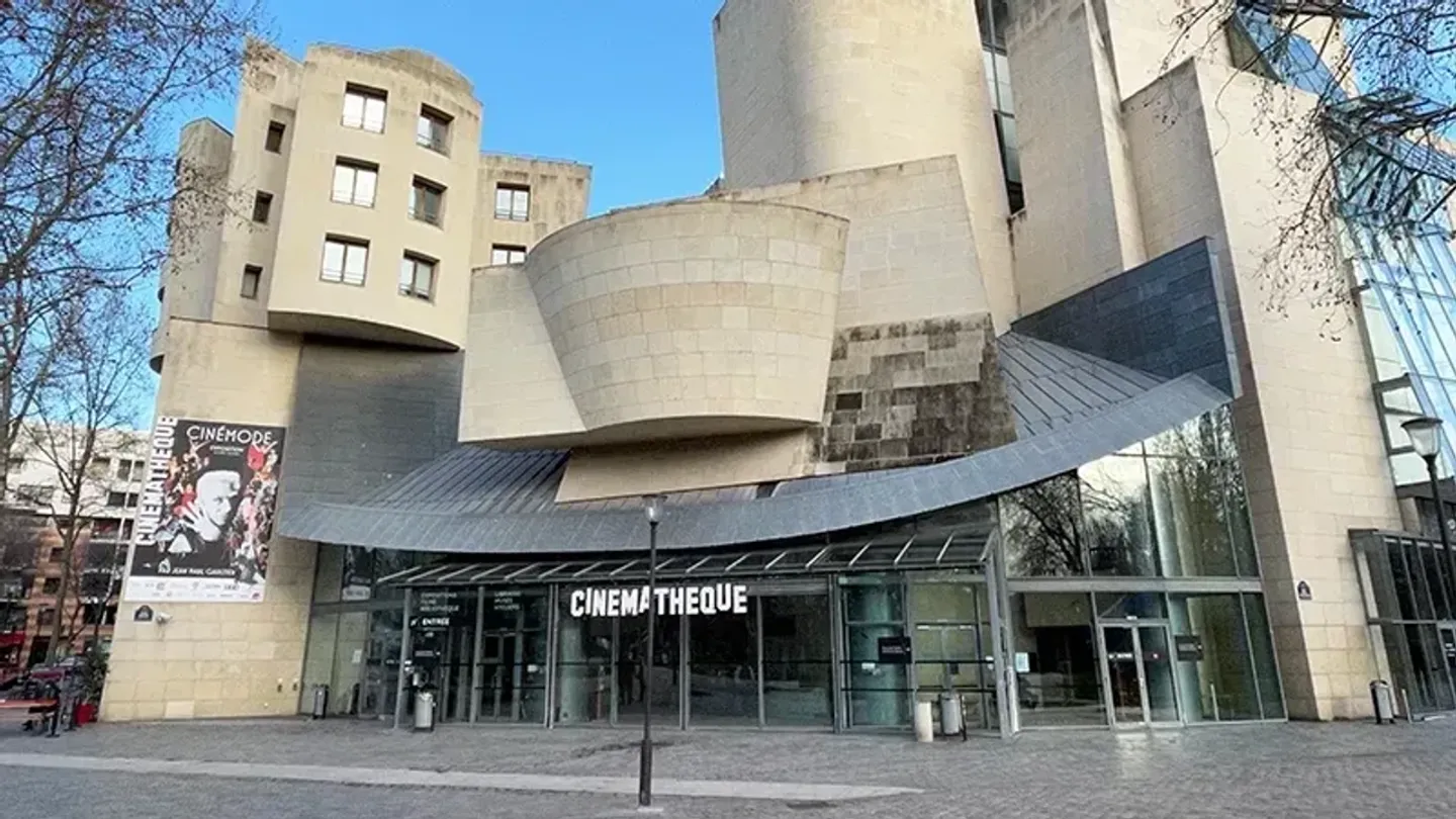 French cinema to be closed for one month over bedbugs