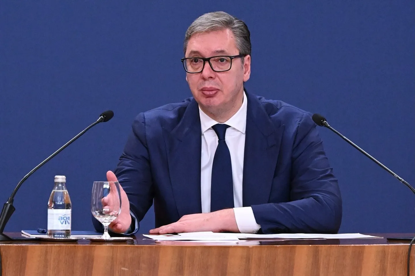 Vuçiq: Serbia gati t'i shesë municion BE-së, blerësit mund të bëjnë me të çfarë të duan