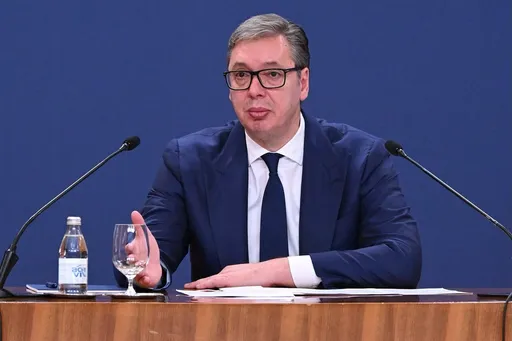 Vuçiq: Serbia gati t'i shesë municion BE-së, blerësit mund të bëjnë me të çfarë të duan