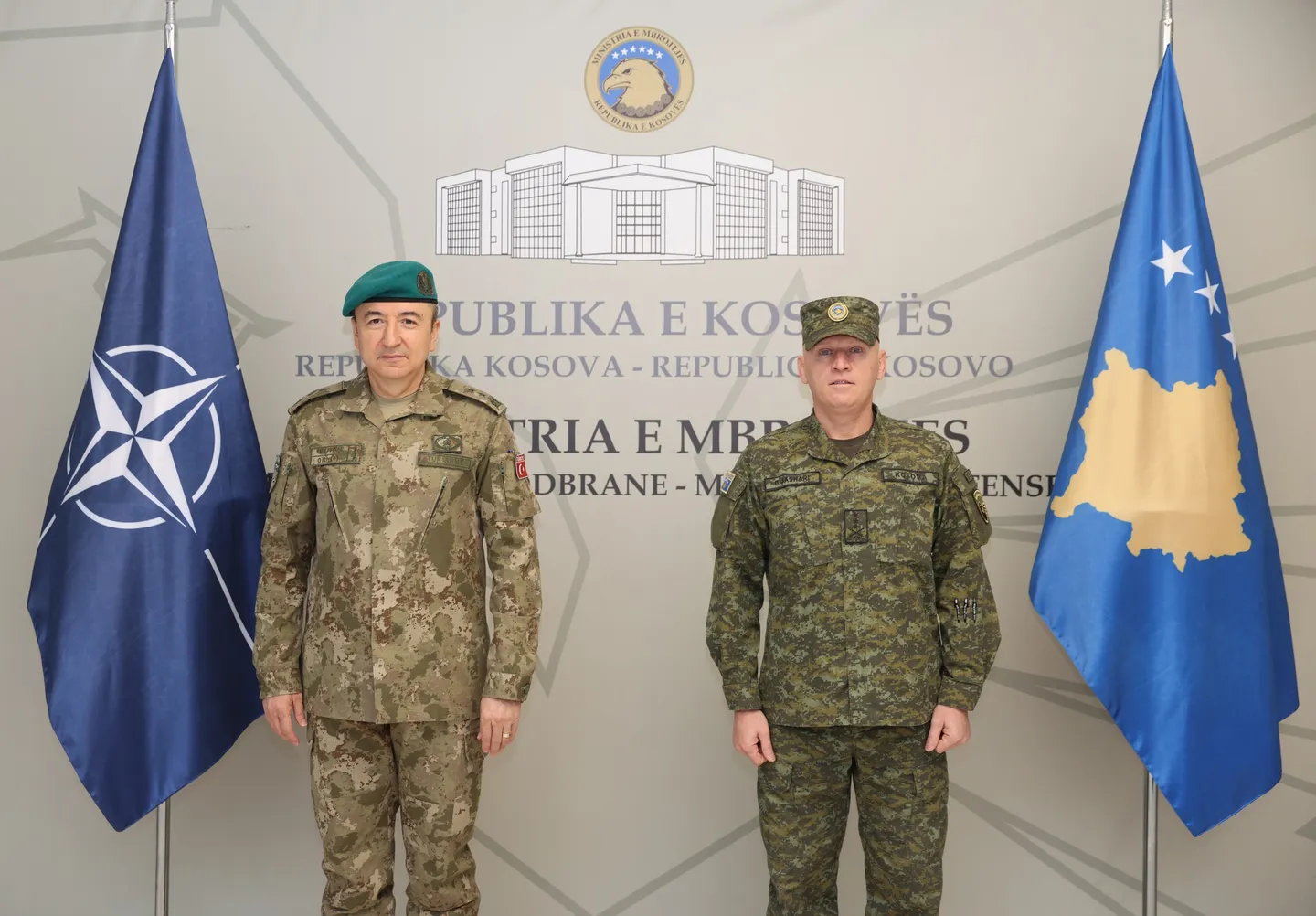 Komandanti i FSK-së, Bashkim Jashari, takohet me komandantin e KFOR-it, Ozkan Ulutas