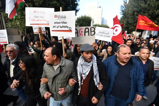Tunisie: interpellation d’une militante lors d'une manifestation pour la liberté d'expression
