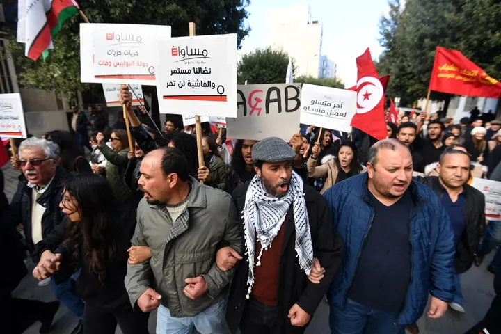 Tunisie: interpellation d’une militante lors d'une manifestation pour la liberté d'expression