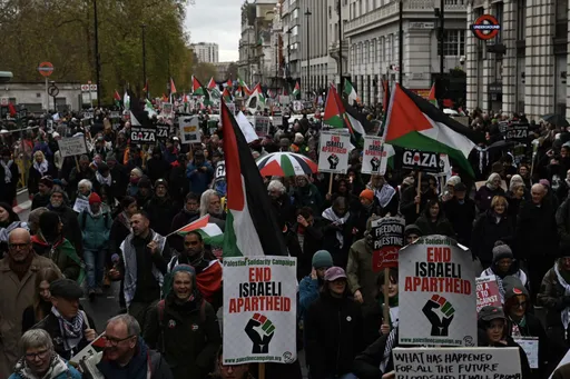 Dalam gambar: Ribuan orang di Eropa dan AS turun ke jalan dukung Palestina