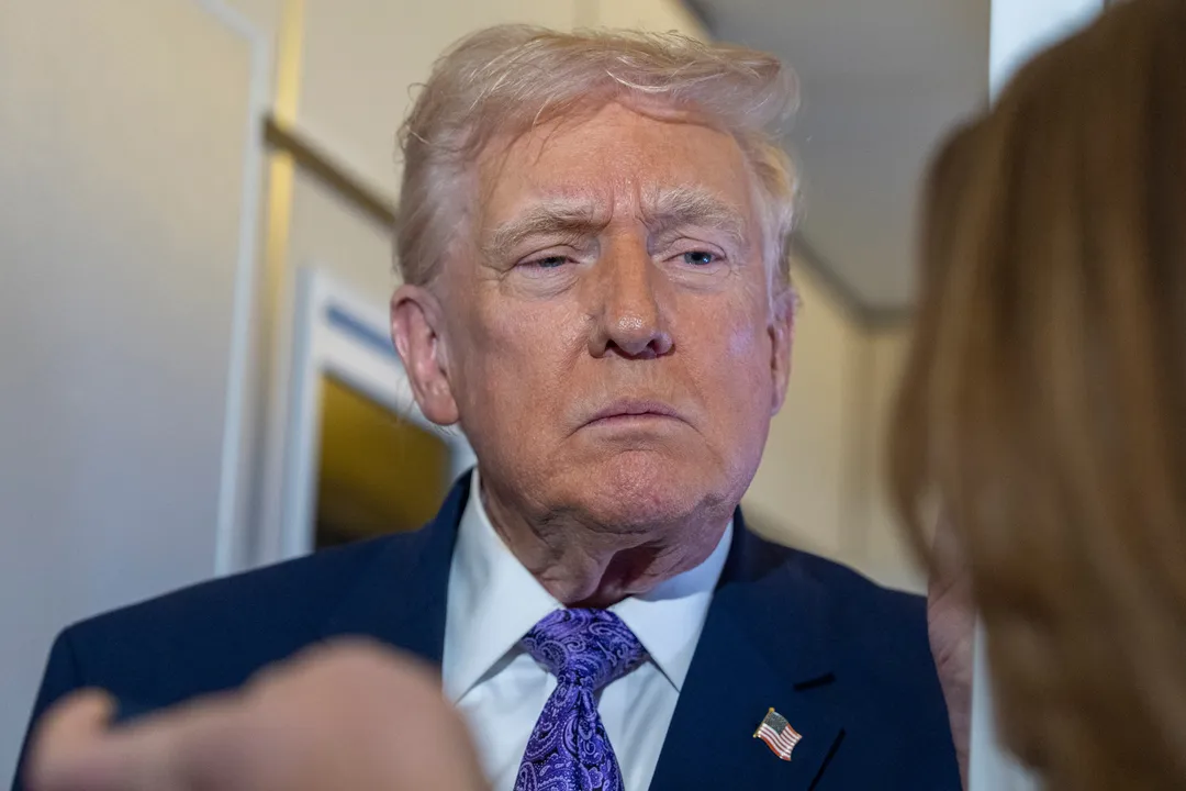 ترامپ ئامېرىكادىكى پاناھلىق ئىلتىماسلىرىنىڭ «ئۇزۇن بىر مەزگىل» توختىتىپ تۇرۇلىدىغانلىقىنى ئېيتتى