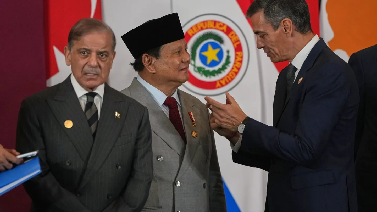 Paqıstan Ğazzädäge totrıqlılıq köçlärenä quşılırğa äzer buluın belderde