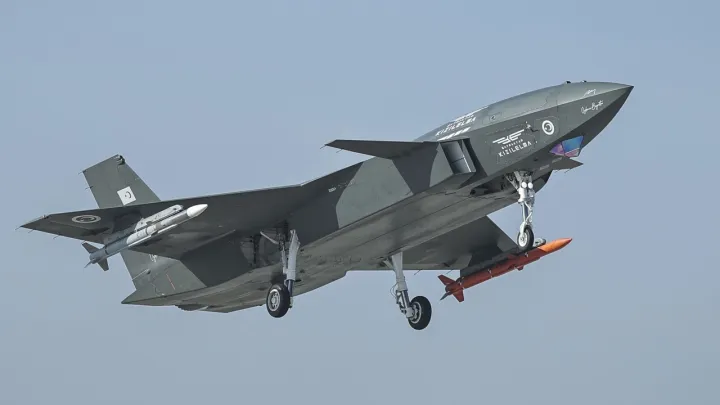 Turkish jet KIZILELMA becomes first to fire air-to-air missile at jet-powered target