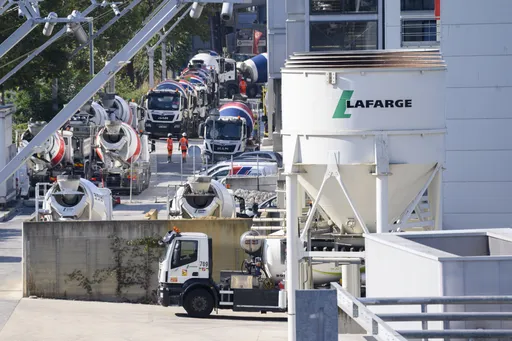 Lafarge goes on trial in Paris over Daesh financing in Syria