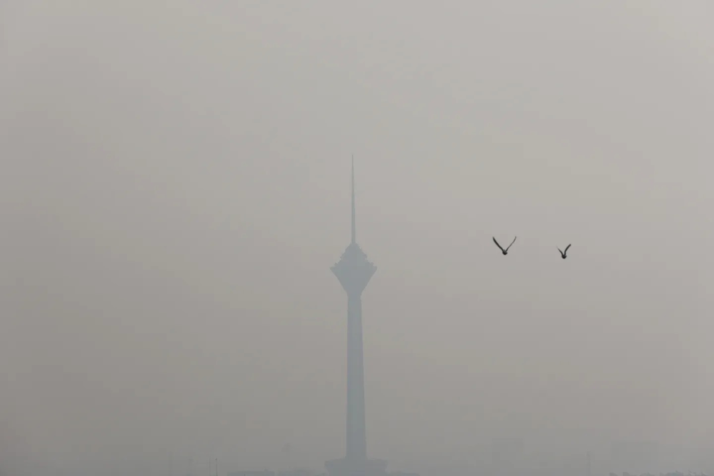 آلودگی هوای تهران تا پایان هفته ادامه دارد؛ شاخص کرج به سطح خطرناک رسید