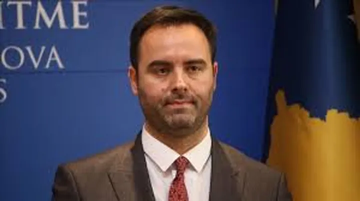 Lëvizja Vetëvendosje propozon Glauk Konjufcën për president