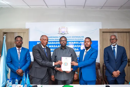 Soomaaliya: Xil-wareejin rasmi ah oo ka dhacday Wasaaradda Shaqada iyo Arrimaha Bulshada