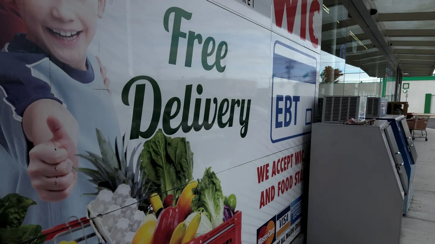 Administração Trump cortará ajuda alimentar a milhões de pessoas em plena paralisação do Governo