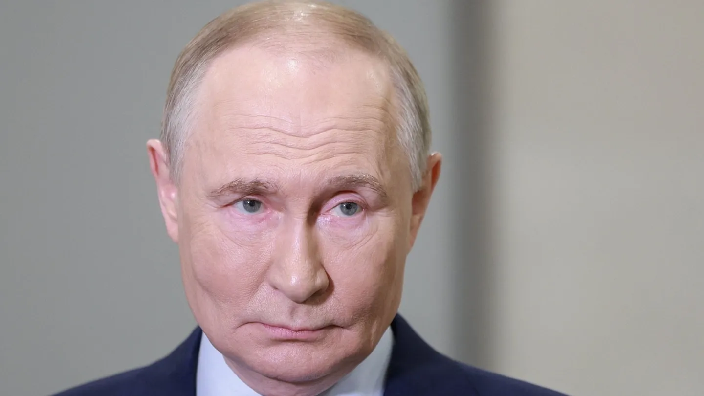 Putin ordena ao governo a elaborar um plano para extração de terras raras russas