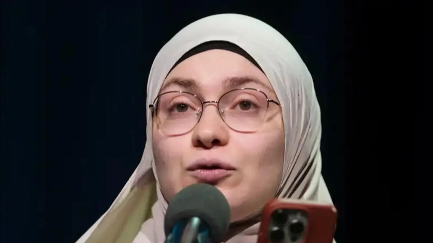 Мигрантка из Турции выиграла чемпионат немецких поэтов