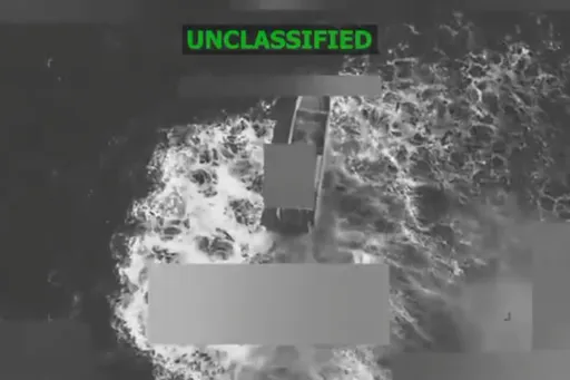 EE.UU. ataca de nuevo: operación contra embarcación en el Pacífico mata a dos personas