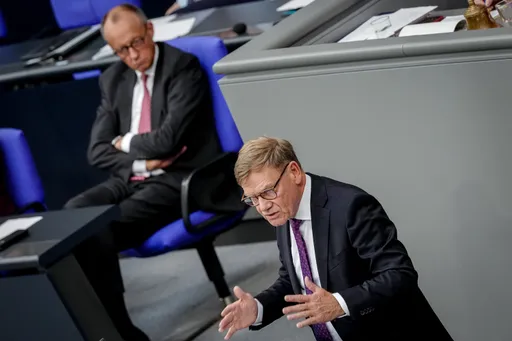 Syrien-Debatte: Merz stellt sich klar hinter Wadephul