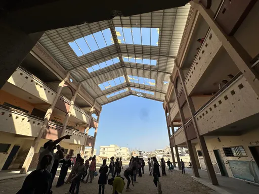 رغم الدمار والنزوح.. مدارس غزة الناجية تلتقط أنفاسها الأولى بعد عامين من الصمت