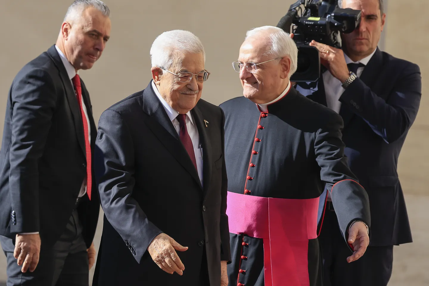 Pope reiterates urgent need for Gaza aid, two-state solution in meeting with Palestine's Abbas