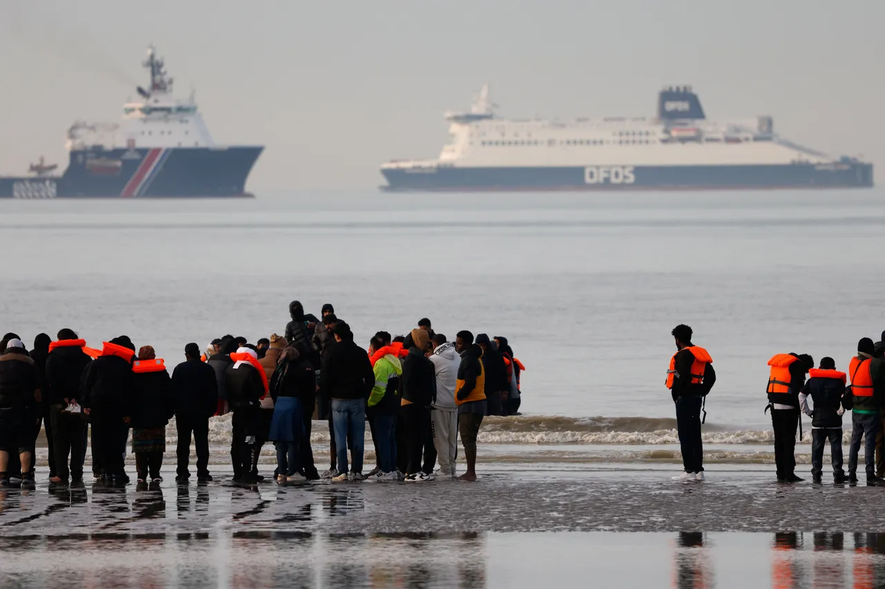 France: l’opération anti-migrants de l’extrême droite britannique dans lareste interdite