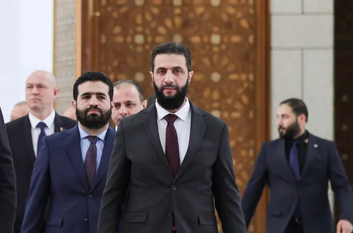 بعد قرار مجلس الأمن.. الولايات المتحدة ترفع العقوبات عن الشرع ووزير داخليته