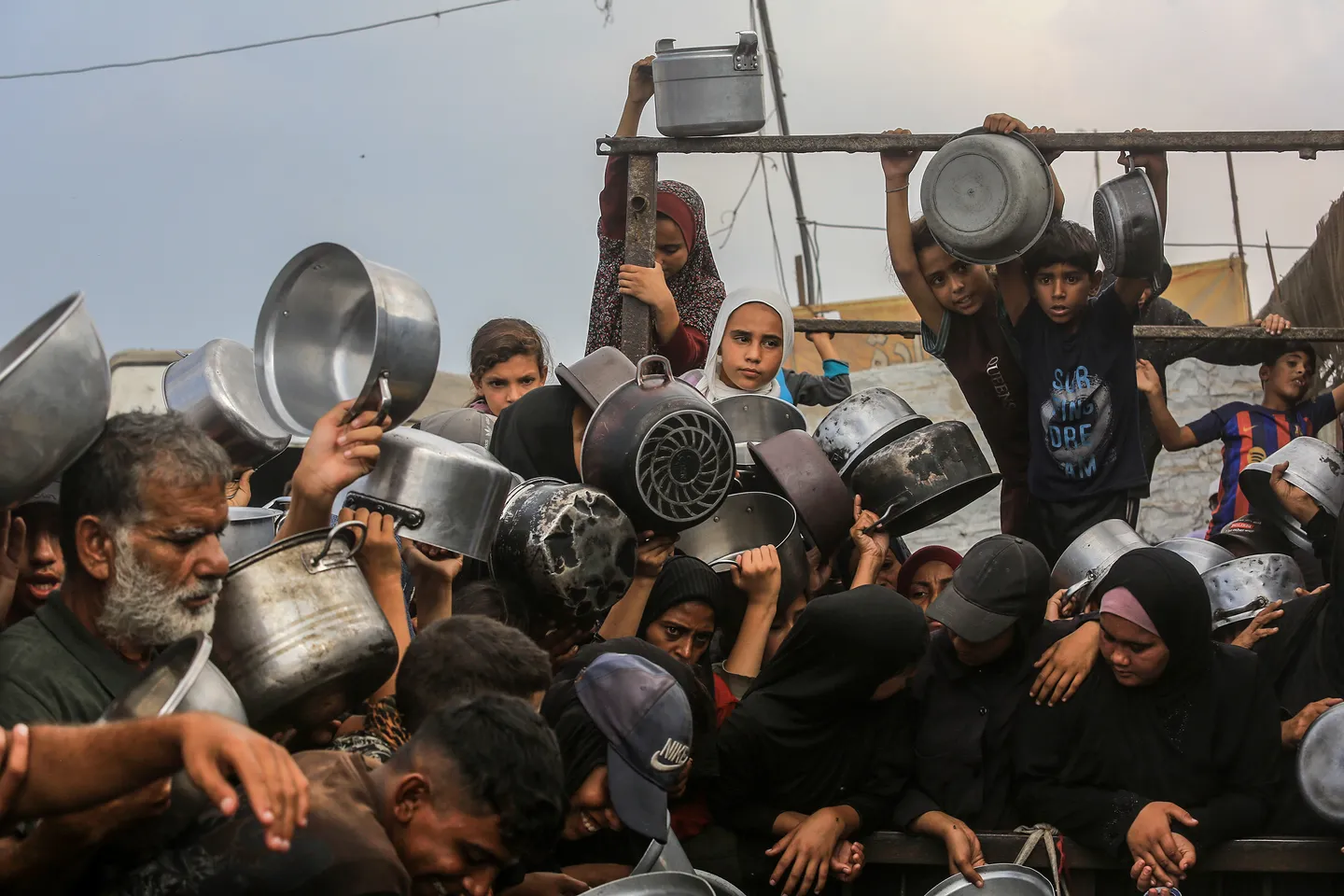 ООН: Израел все още блокира помощта за Газа, няма пряк достъп до север или юг