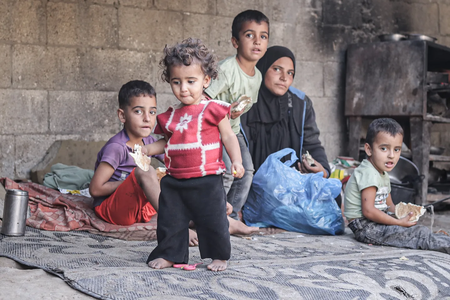 Десятки тысяч детей в Газе лишены базовой вакцинации