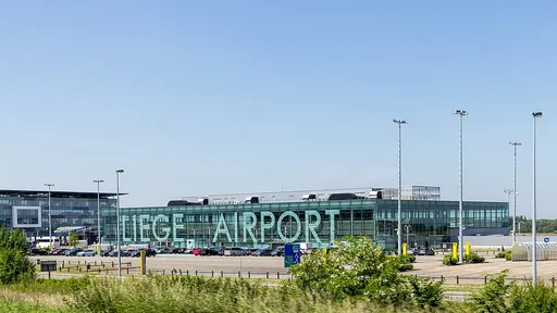 Trafic interrompu à l’aéroport de Liège : des drones perturbent à nouveau le ciel belge