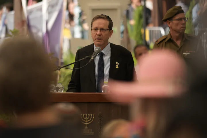 הרצוג מזהיר כי פוליטיזציה של חקירת ה-7 באוקטובר עלולה "לפגוע באופן משמעותי" בחיפוש אחר האמת