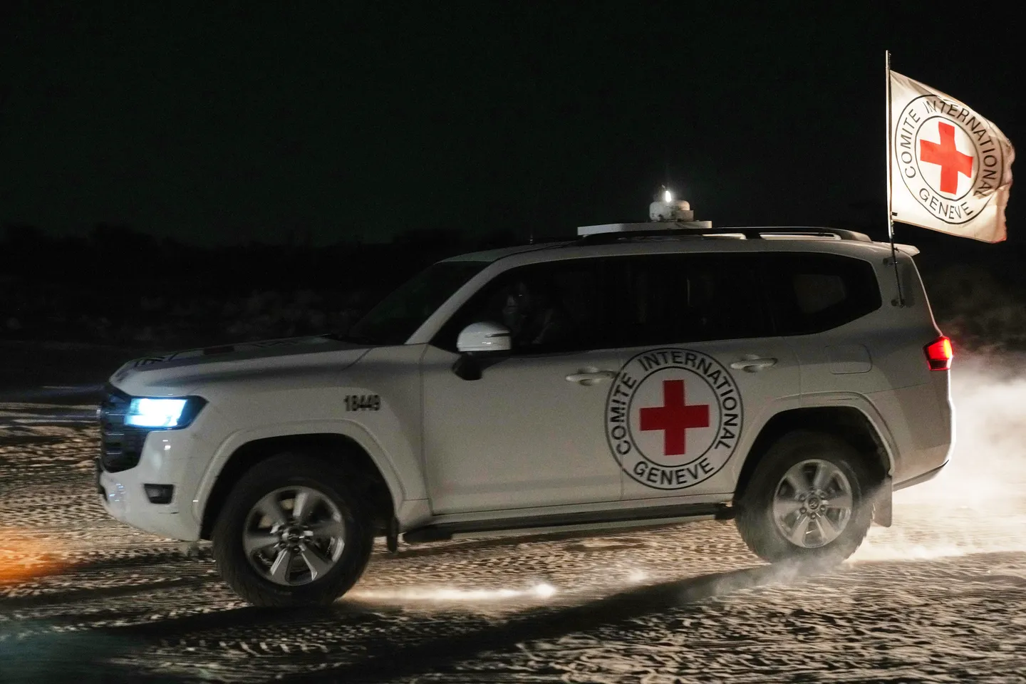 إسرائيل تعلن التعرف على جثة أسير "ضابط صف" تسلمته من غزة مساء الجمعة