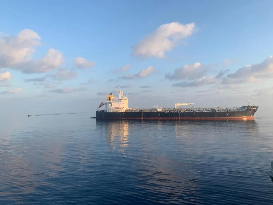Crew rescued after pirates attack tanker off Somalia
