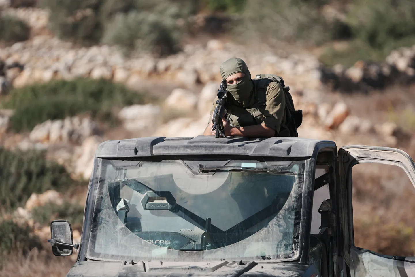 إصابات واعتقالات بالضفة الغربية والأمم المتحدة تحذر من مستوى قياسي لهجمات المستوطنين