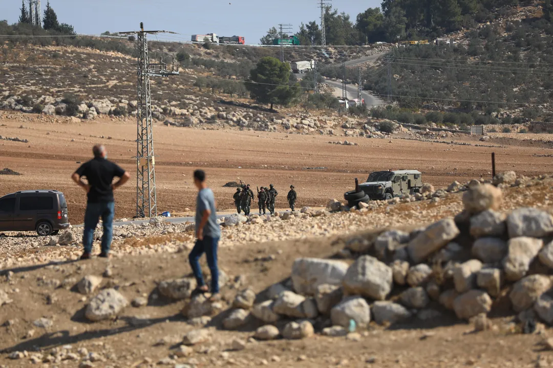 غەربىي قىرغاقتا قانۇنسىز يەھۇدىي كۆچمەنلەرنىڭ ھۇجۇمىدا پەلەستىنلىكلەر ئۆلتۈرۈلدى ۋە يارىلاندى