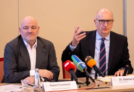 Koalition in Brandenburg sucht Einigung ohne Krisentreffen