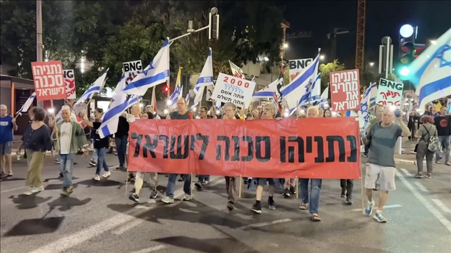 Qindra njerëz protestojnë në Haifa kundër qeverisë Netanyahu