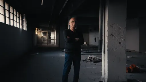 "الحرية المؤجلة".. TRT عربي توثق 43 عاماً من الاعتقال في فيلم جديد عن رغيد الططري