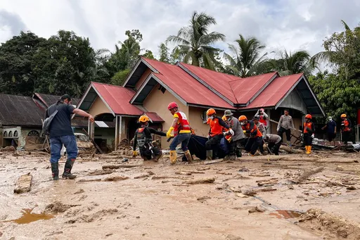 Indonesia warns of possible rain as Sumatra floods kill 442, hundreds still missing