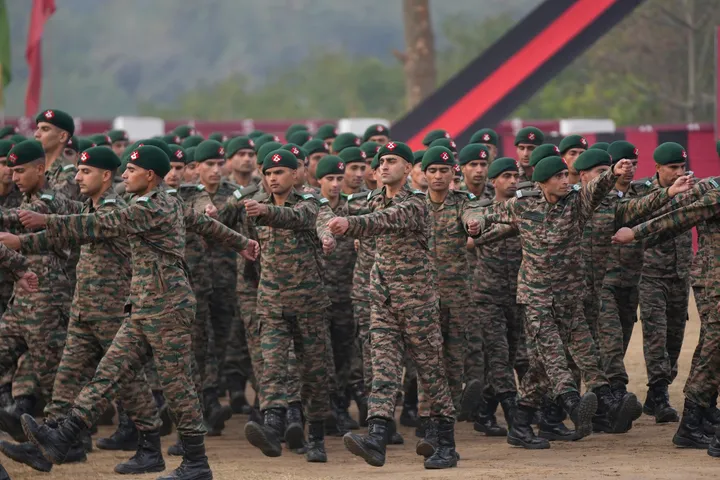 कश्मीर दुर्घटना में 10 भारतीय सनिकों की मौत