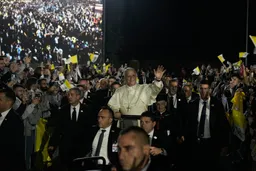 پاپا بېيرۇتتىكى مۇسۇلمان ۋە خىرىستىيان رەھبەرلەر ئۇچرىشىشىدا بىرلىك چاقىرىقى قىلدى