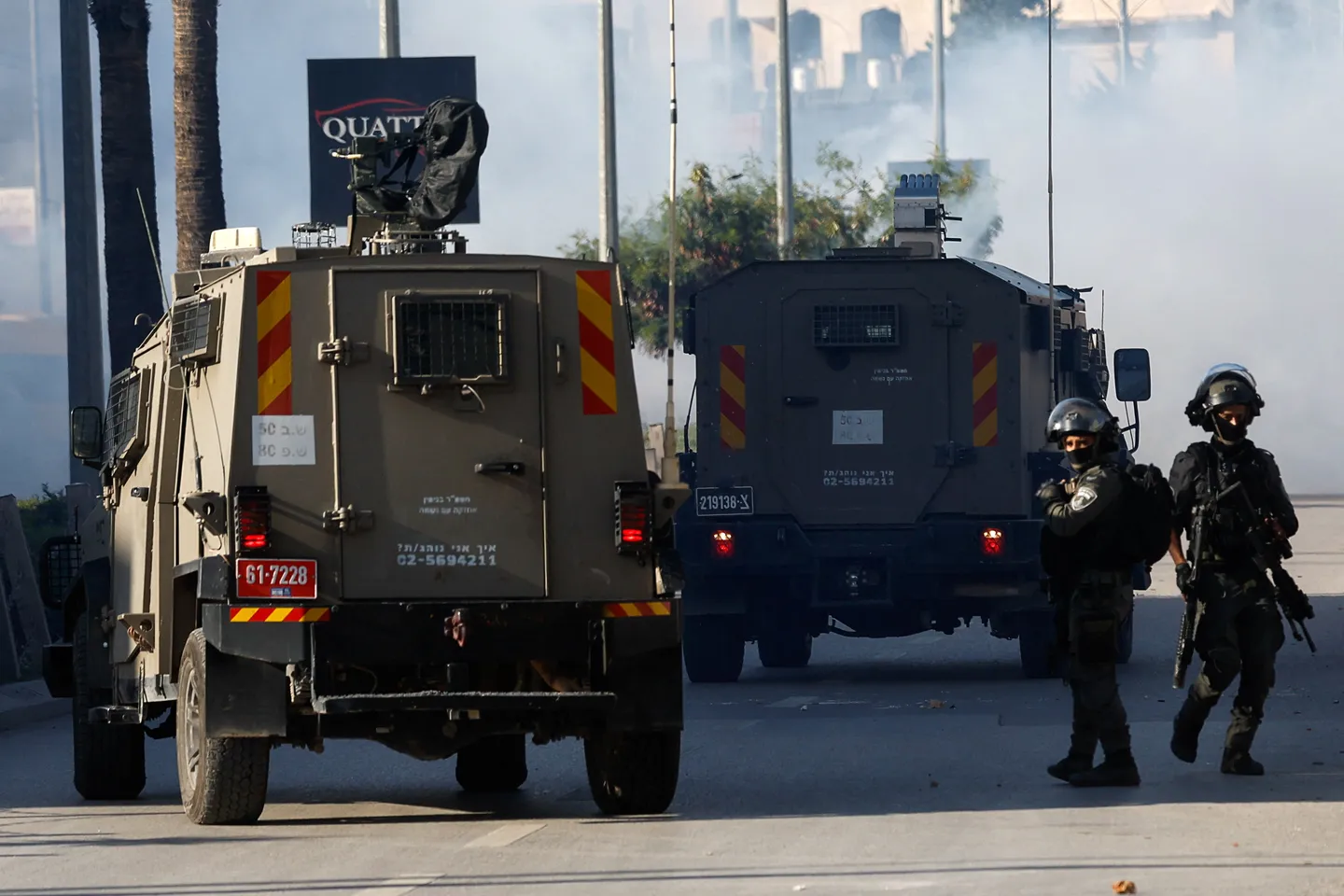 "تعود إلى الفترة البيزنطية".. فلسطين تتهم جيش الاحتلال بسرقة أعمدة أثرية من رام الله