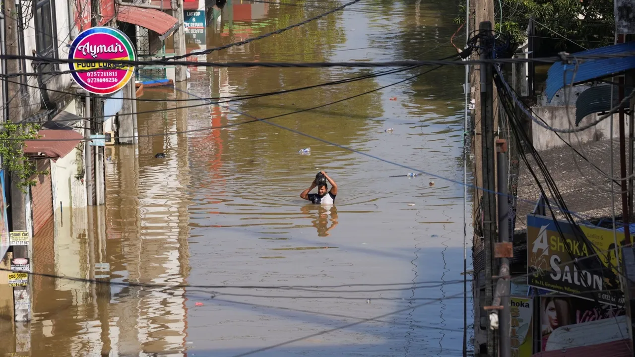 Países enviam ajuda urgente à Sri Lanka após inundações devastadoras que mataram mais de 330 pessoas